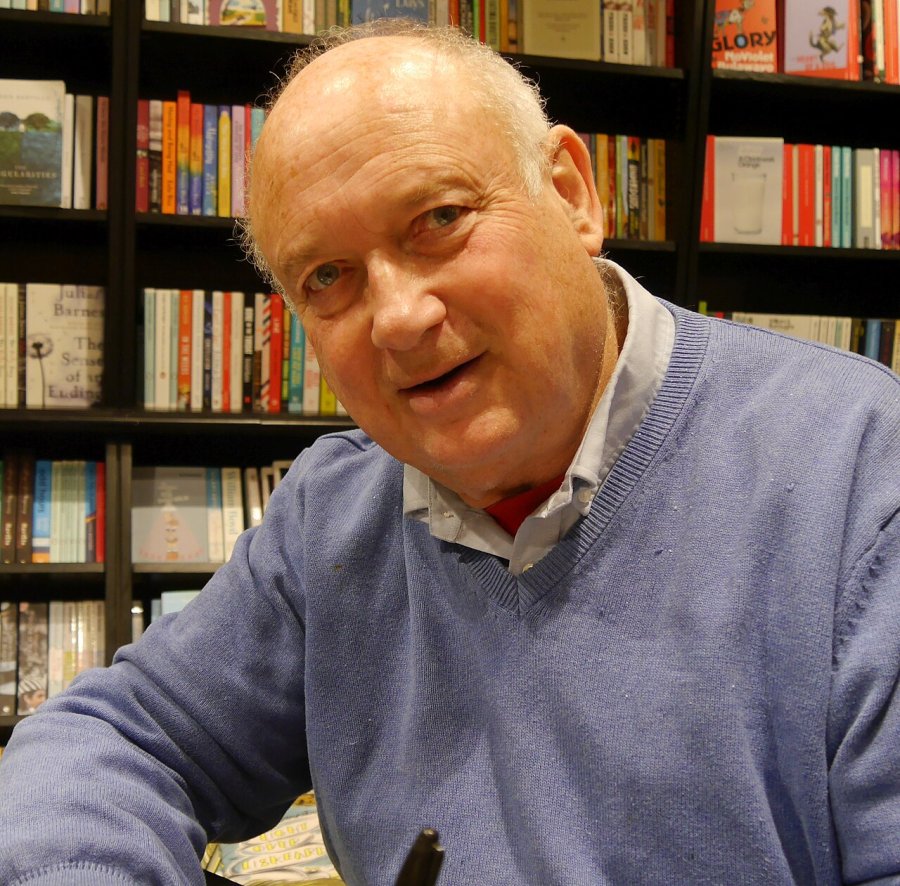 Louis De Bernieres