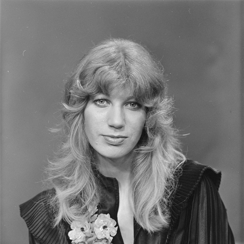 Maggie Macneal