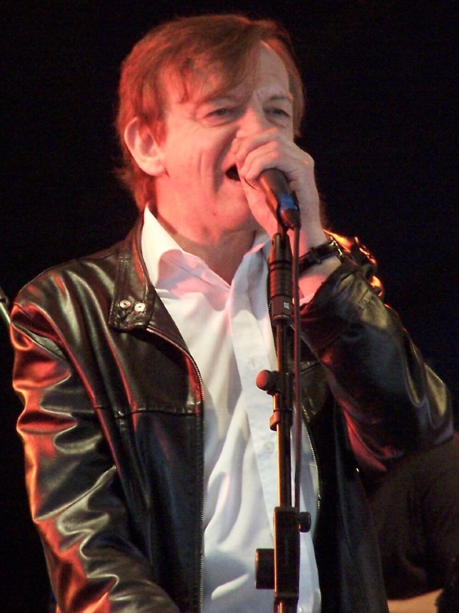 Mark E Smith