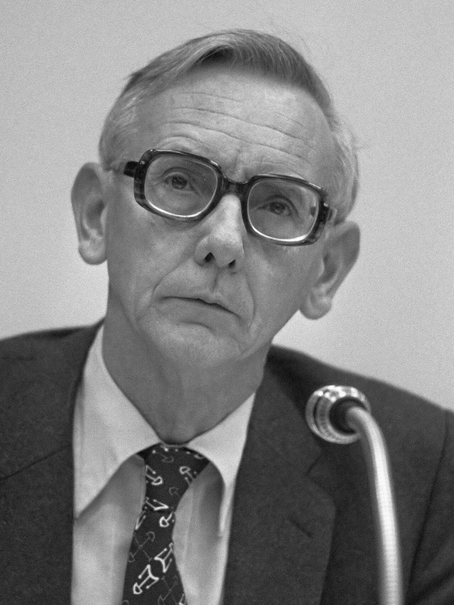 Max Van Der Stoel