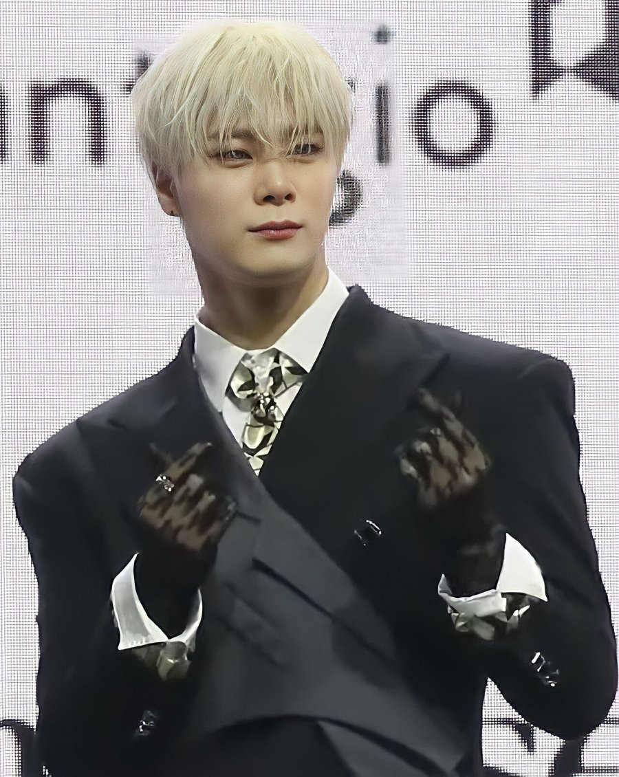 Moonbin