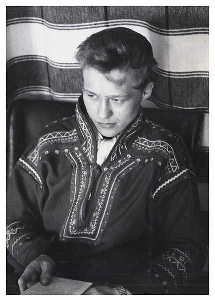 Nils Aslak Valkeapaa