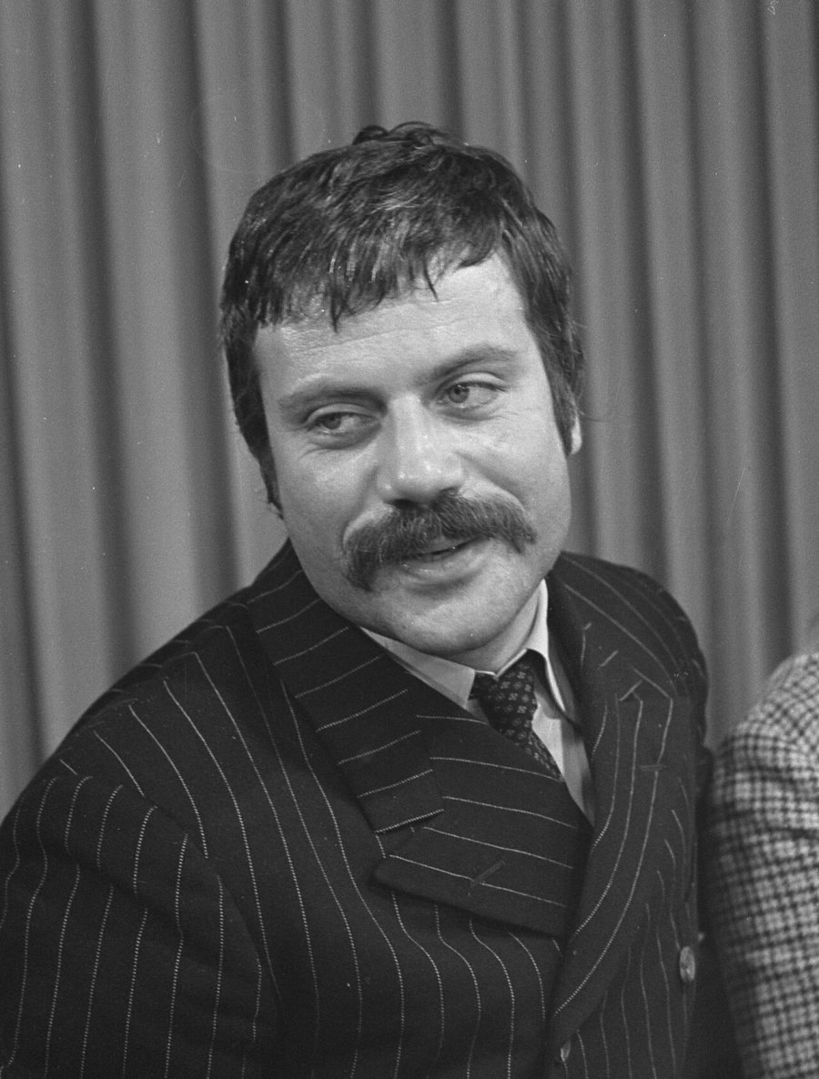 Oliver Reed