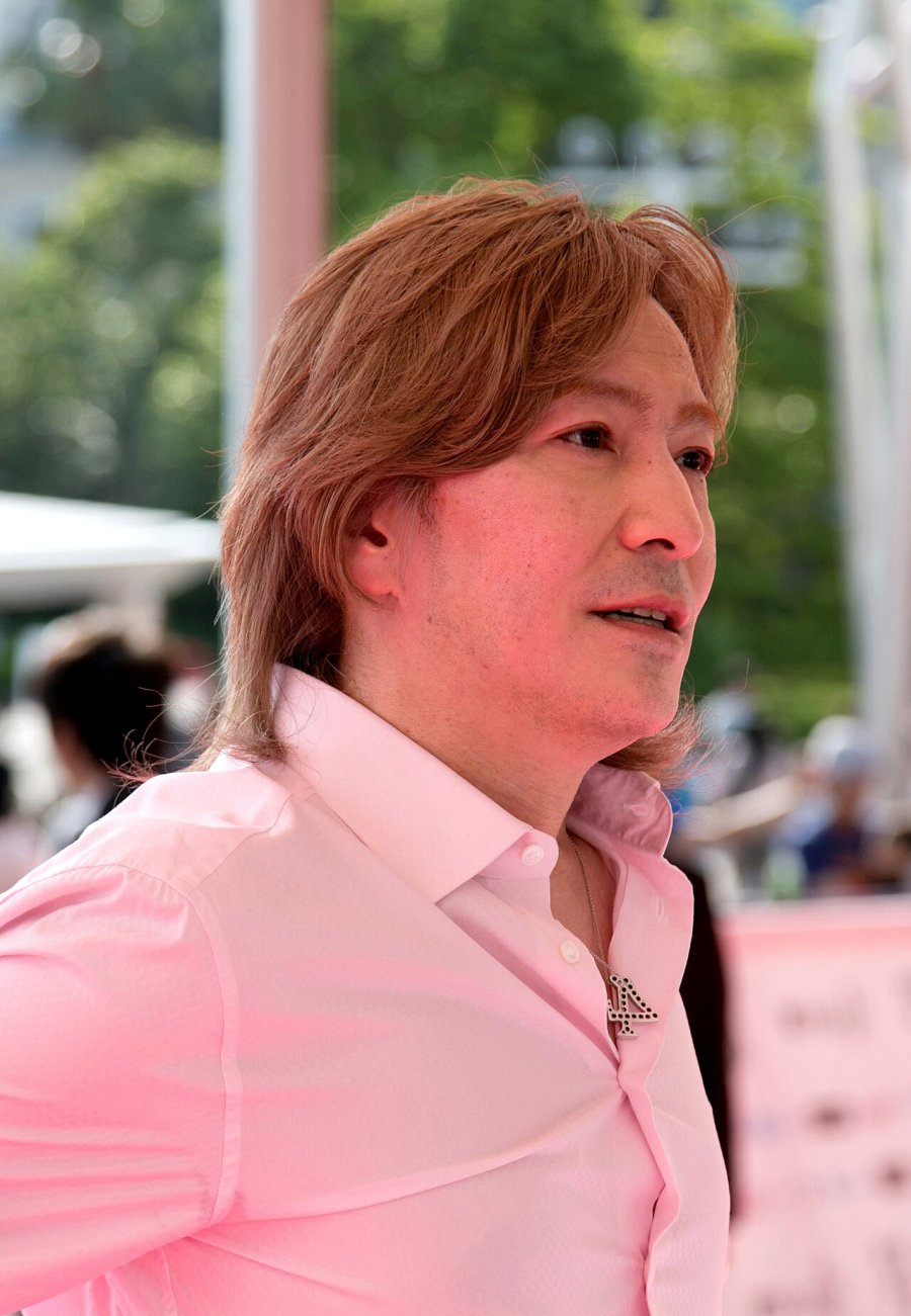 Tetsuya Komuro