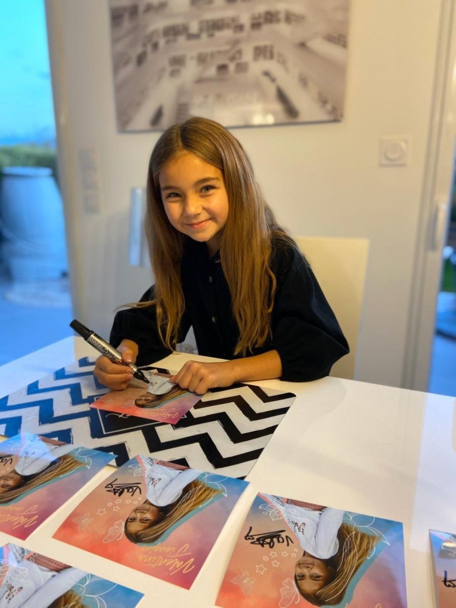 Valentina French Singer