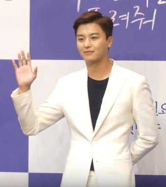 Yeon Woo Jin